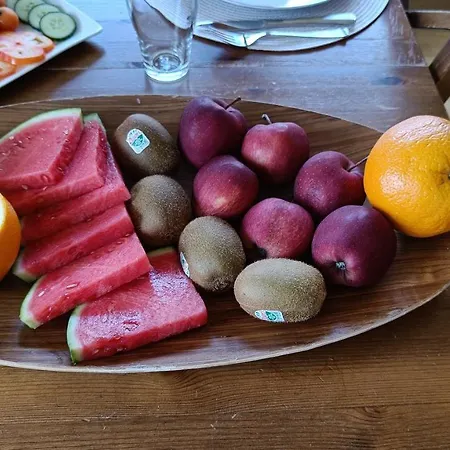 Bubbles Breakfast And דירה