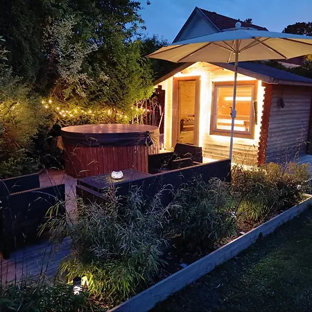 Bubbles Breakfast And דירה *