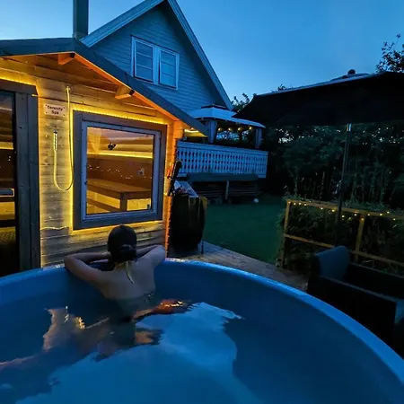 Bubbles Breakfast And דירה