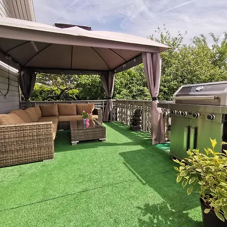 Bubbles Breakfast And *