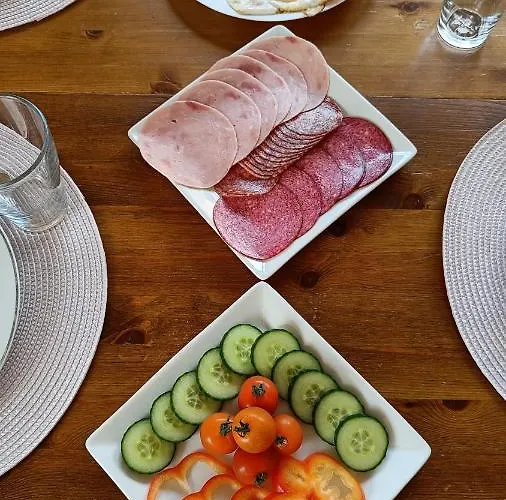 Bubbles Breakfast And Sandefjord