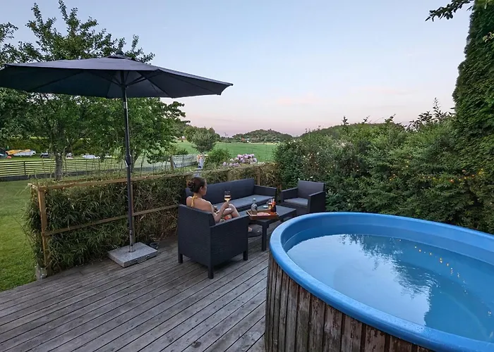 Lägenhet Bubbles Breakfast And *